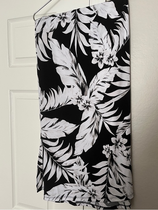 Lane Bryant Dresses & Skirts - Lane Bryant Black and White Tropical Print A-Line Skirt